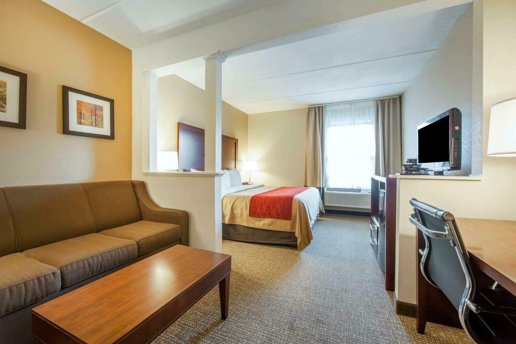 Comfort Inn At Royal Blue Pioneer Exterior foto